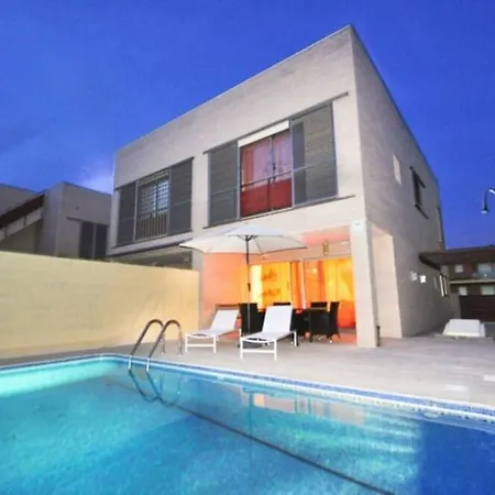 Hotel Moderna 8 Personas En Cambrils