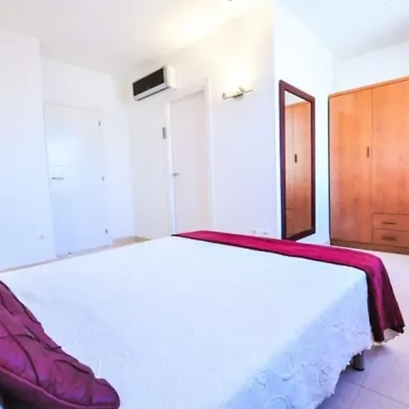 Hotel Moderna 8 Personas En Cambrils